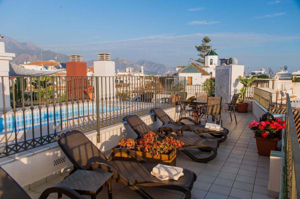 Apartamentos Plaza Cavana 5 Nerja Exterior foto
