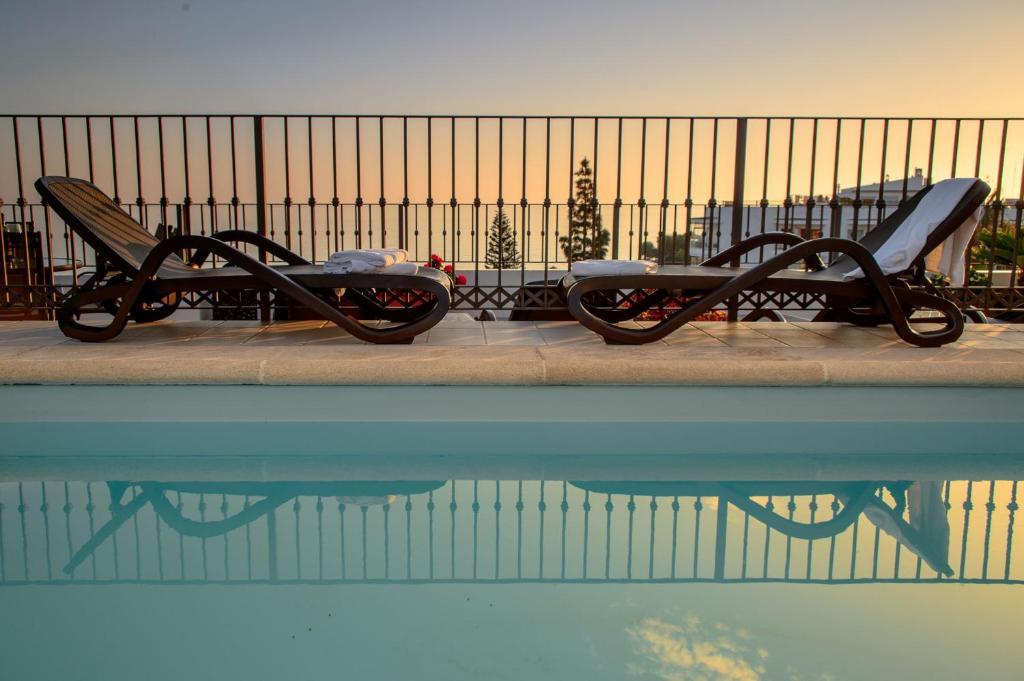 Apartamentos Plaza Cavana 5 Nerja Exterior foto