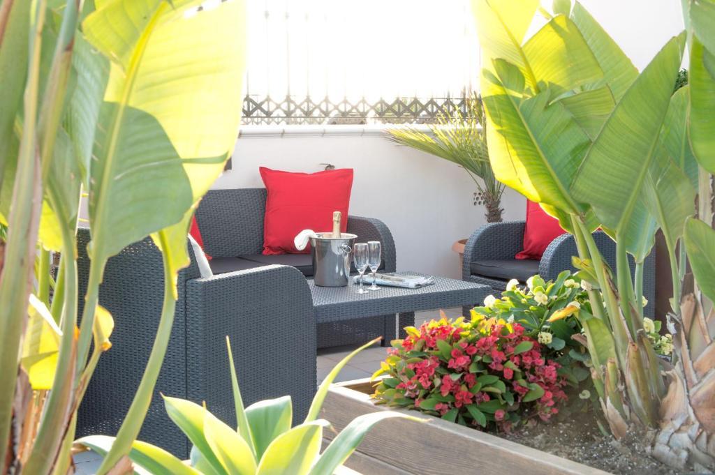 Apartamentos Plaza Cavana 5 Nerja Exterior foto