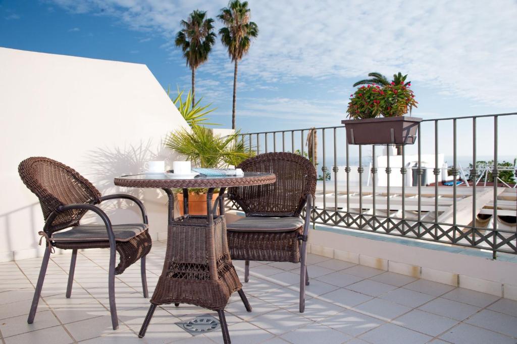 Apartamentos Plaza Cavana 5 Nerja Habitación foto
